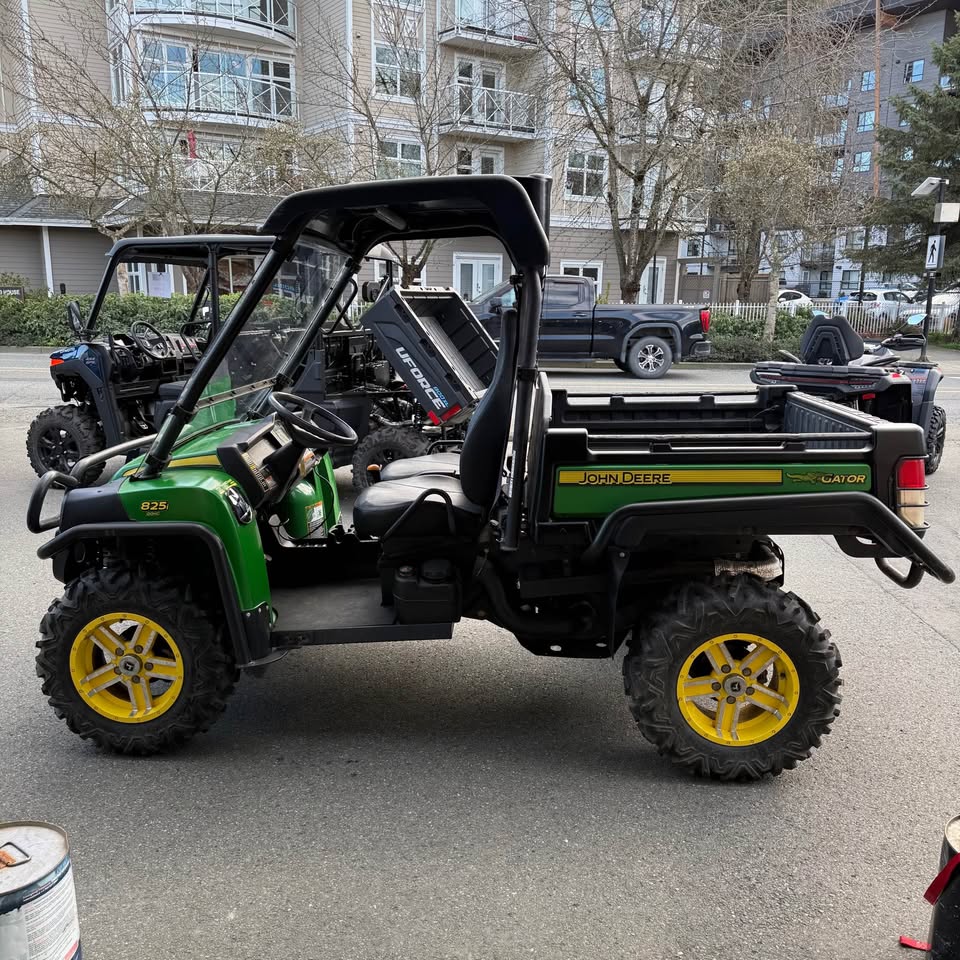 2011 John Deere Gator 825i - 0254 - SOLD