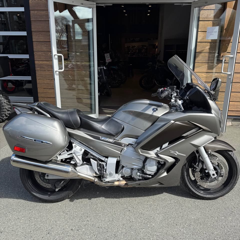 2013 YAMAHA FJR 1300 - GRAY - SOLD