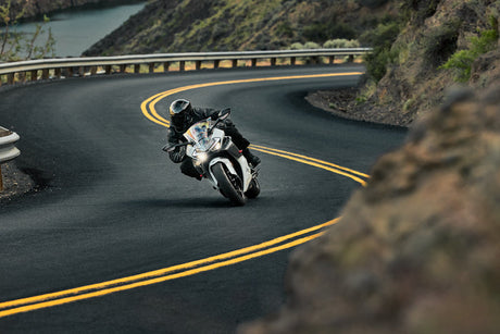 2027 CFMOTO 675SS — action 1