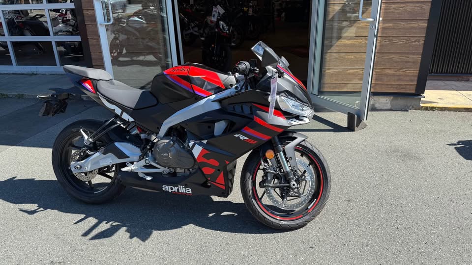 2025 RS457 RACING STRIPES - 2320