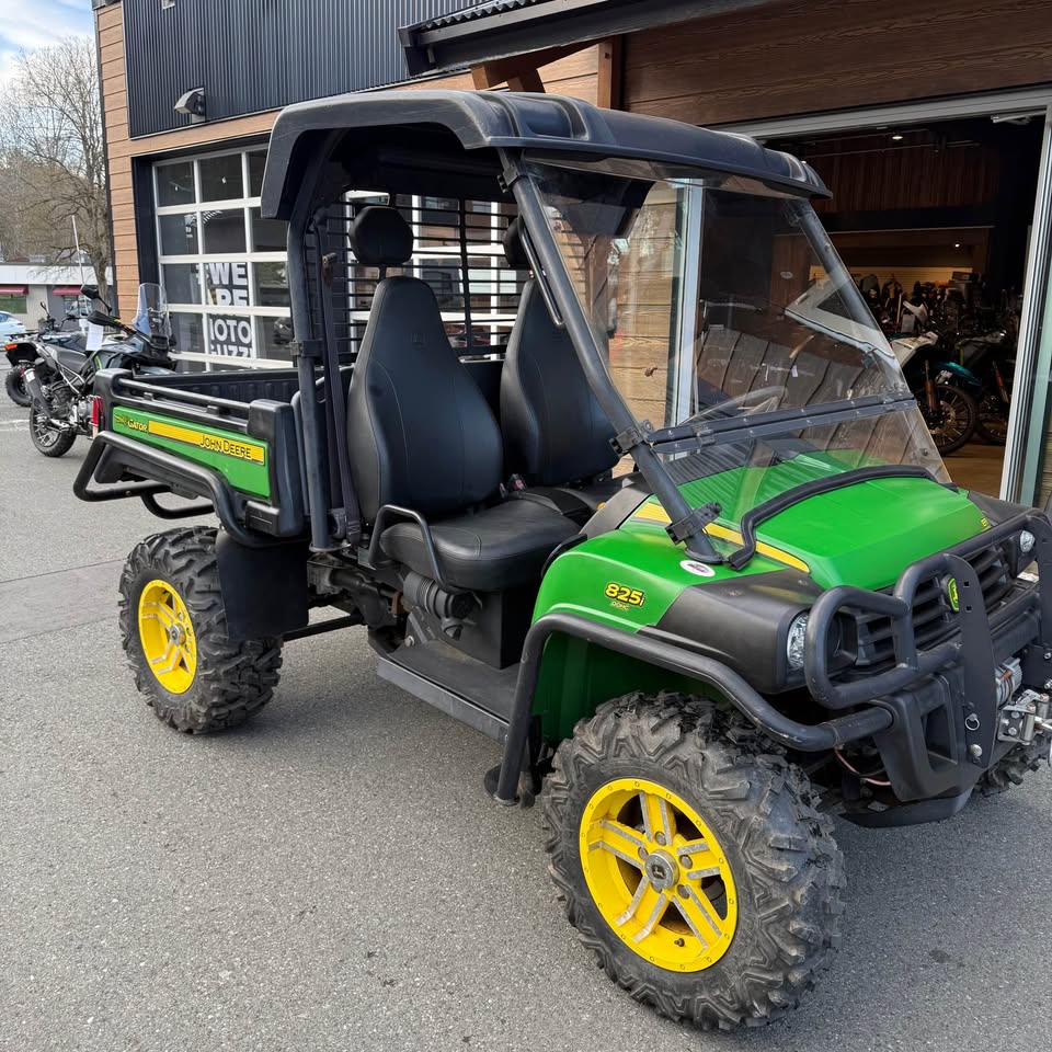 2011 John Deere Gator 825i - 0254 - SOLD
