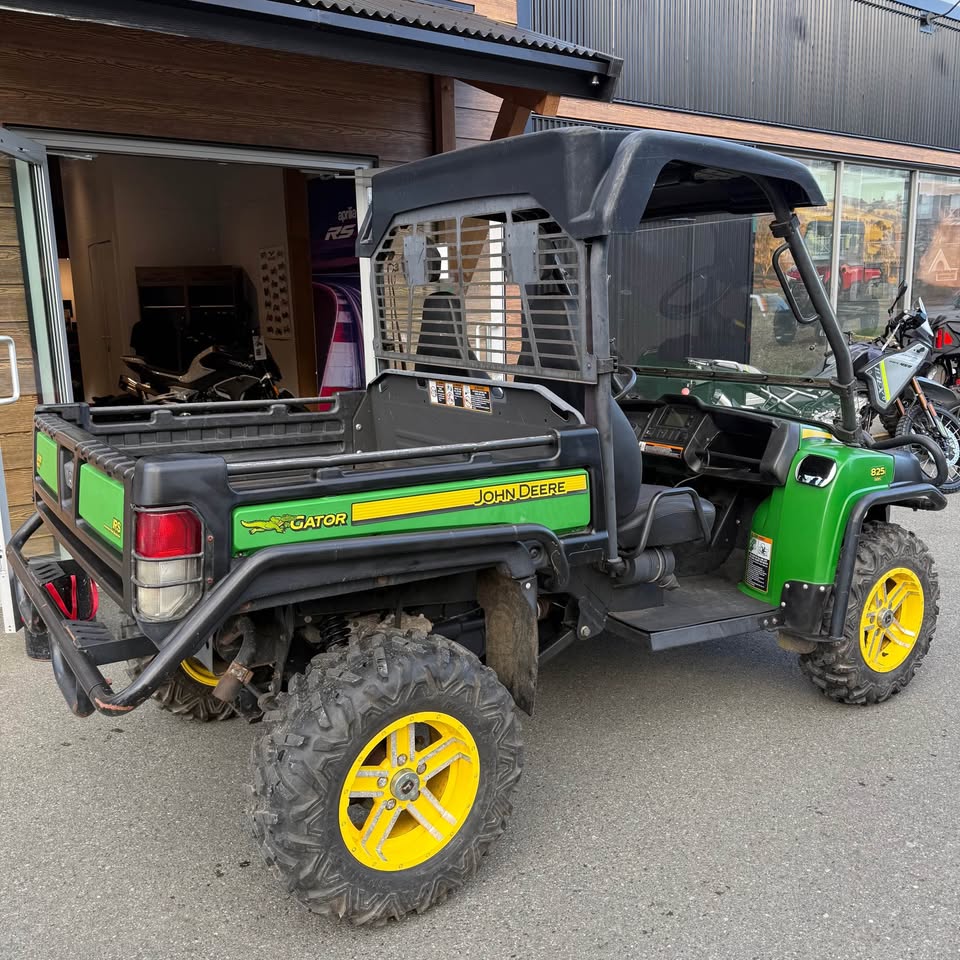 2011 John Deere Gator 825i - 0254 - SOLD