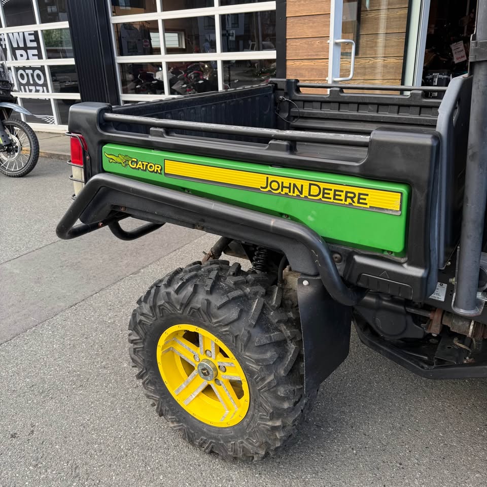 2011 John Deere Gator 825i - 0254 - SOLD