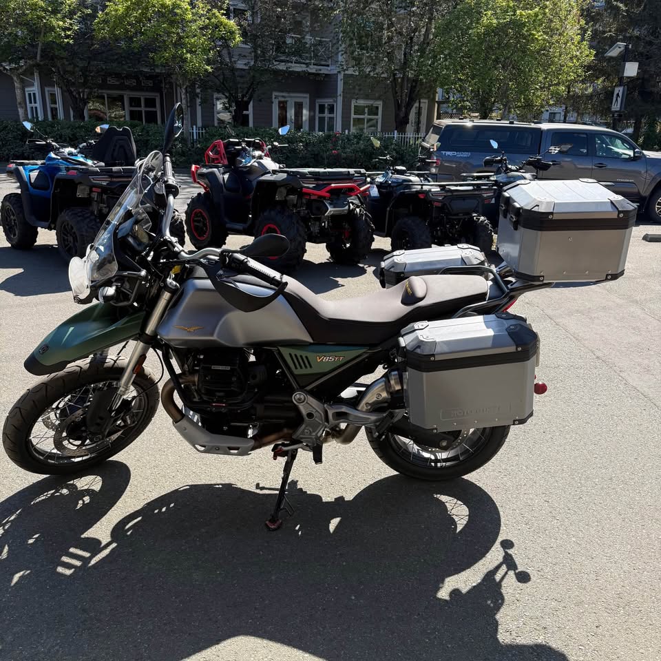 2022 Moto Guzzi V85 TT - 0567