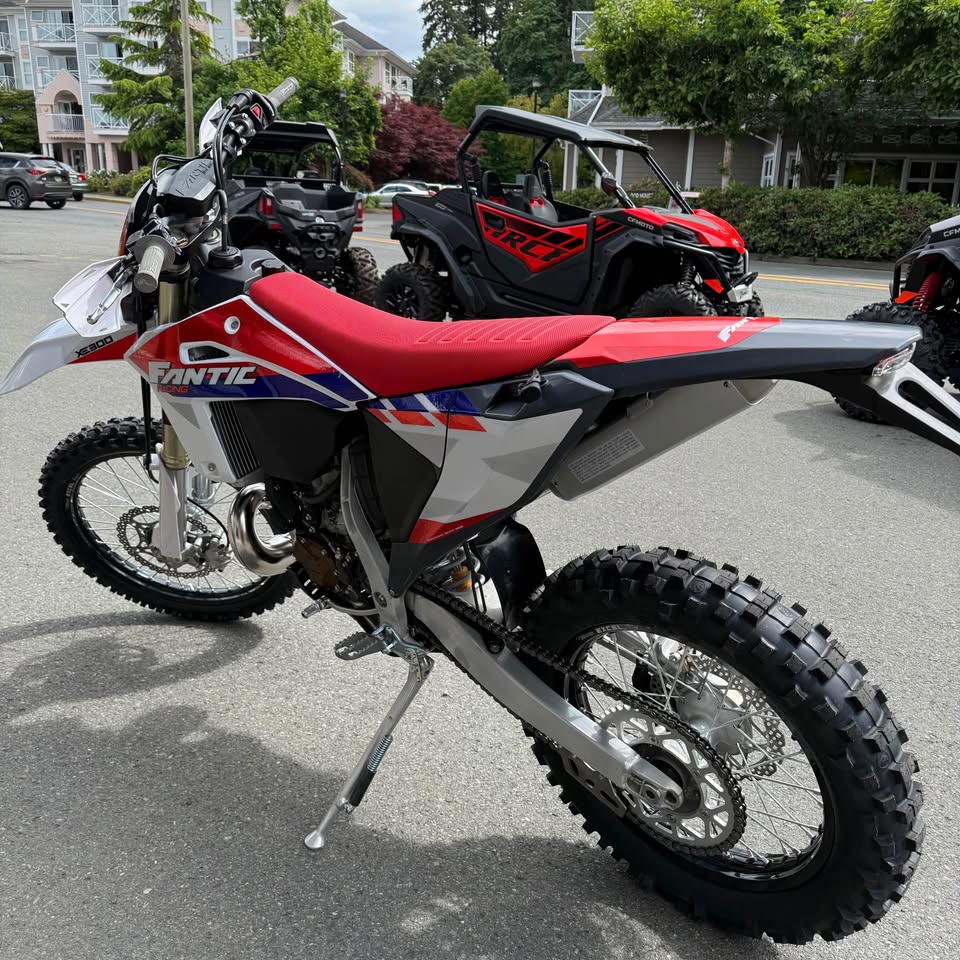 2027 Fantic XE 300 - image 6