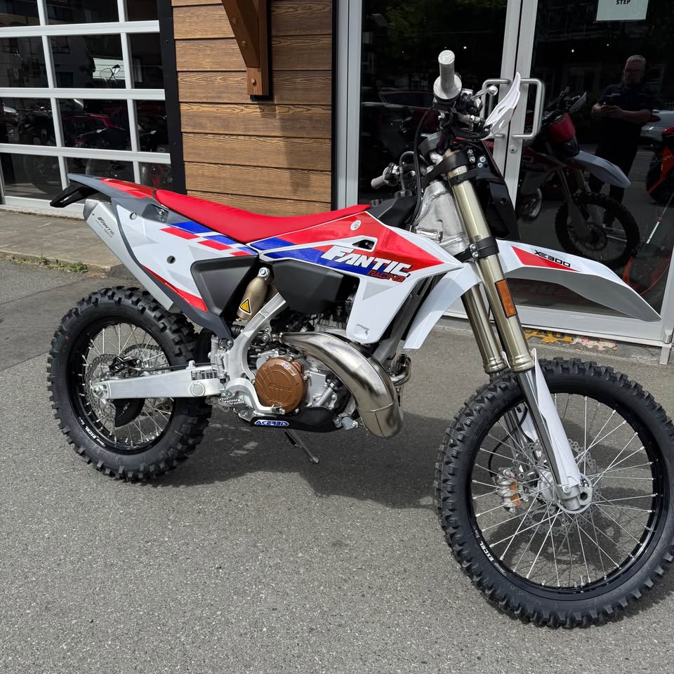 2027 Fantic XE 300 - image 2