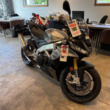 2024 APRILIA TUONO V4 TARMAC GREY SKU-00893 — Blackpurl photo 4 [bp1:SKU-00893:05e7630b7df6648ffcb7693db3cd6493]