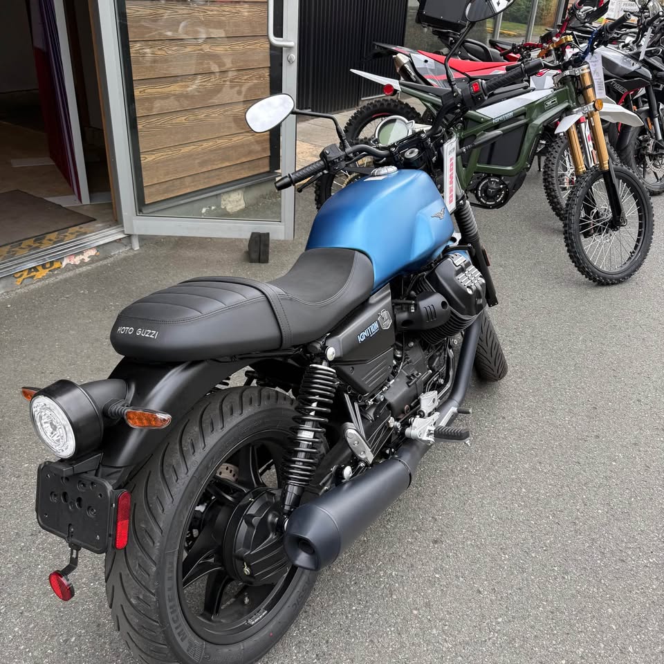 2026 MOTO GUZZI V7 DEEP BLUE SKU-01224 - image 4
