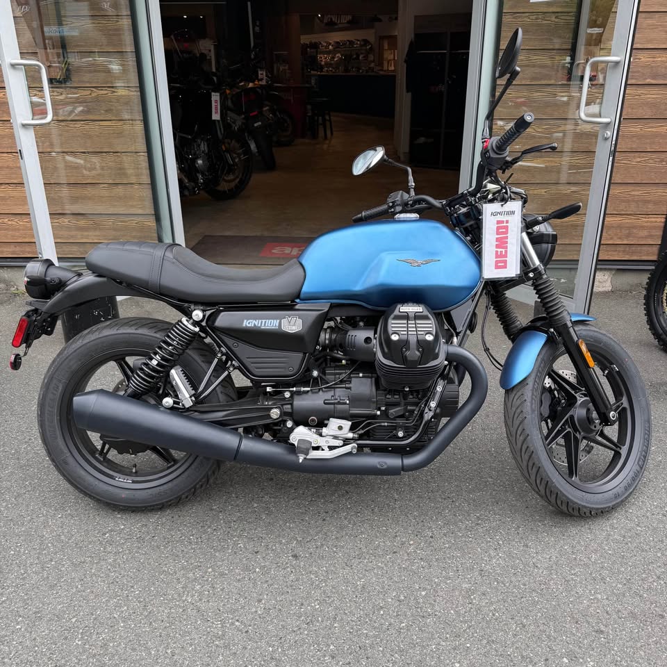 2026 MOTO GUZZI V7 DEEP BLUE SKU-01224 - image 2
